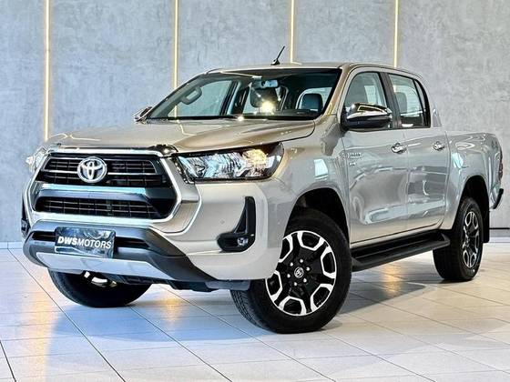 TOYOTA HILUX 2.7 VVT-i FLEX CD SRV 4X4 AUTOMÁTICO TOYOTA HILUX 2.7 VVT-i FLEX CD SRV 4X4 AUTOMÁTICO